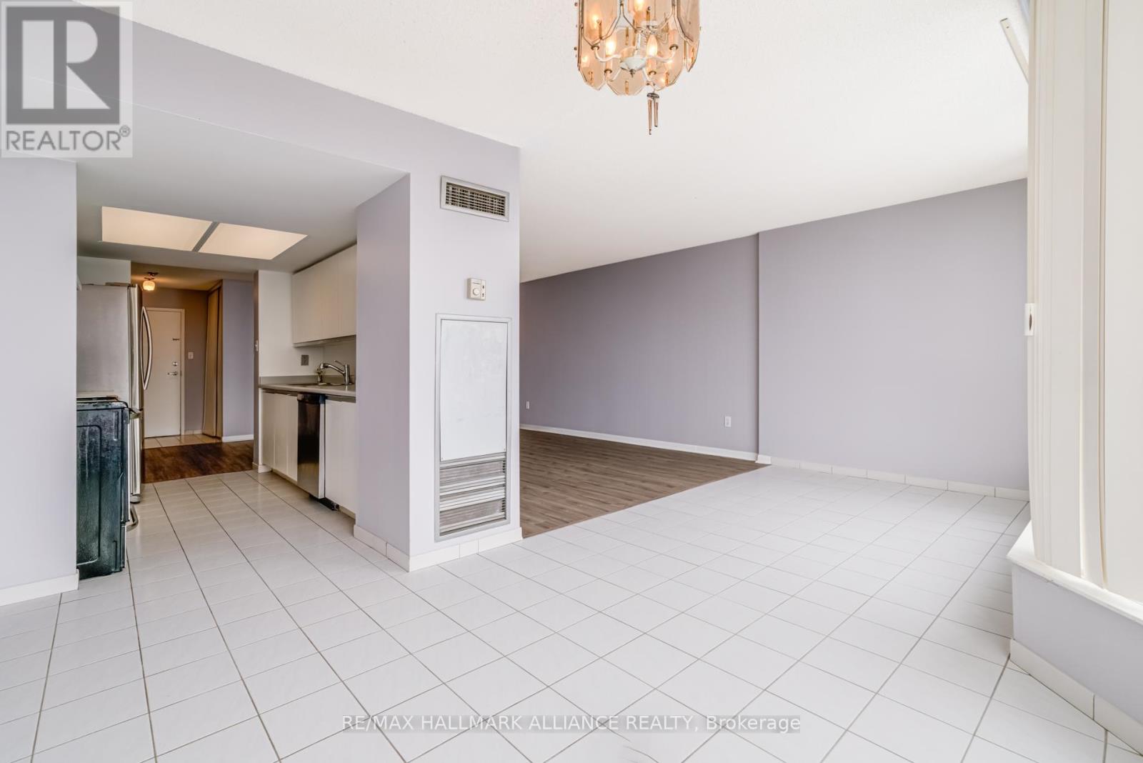 707 - 3 Rowntree Road, Toronto, Ontario  M9V 5G8 - Photo 10 - W12811688