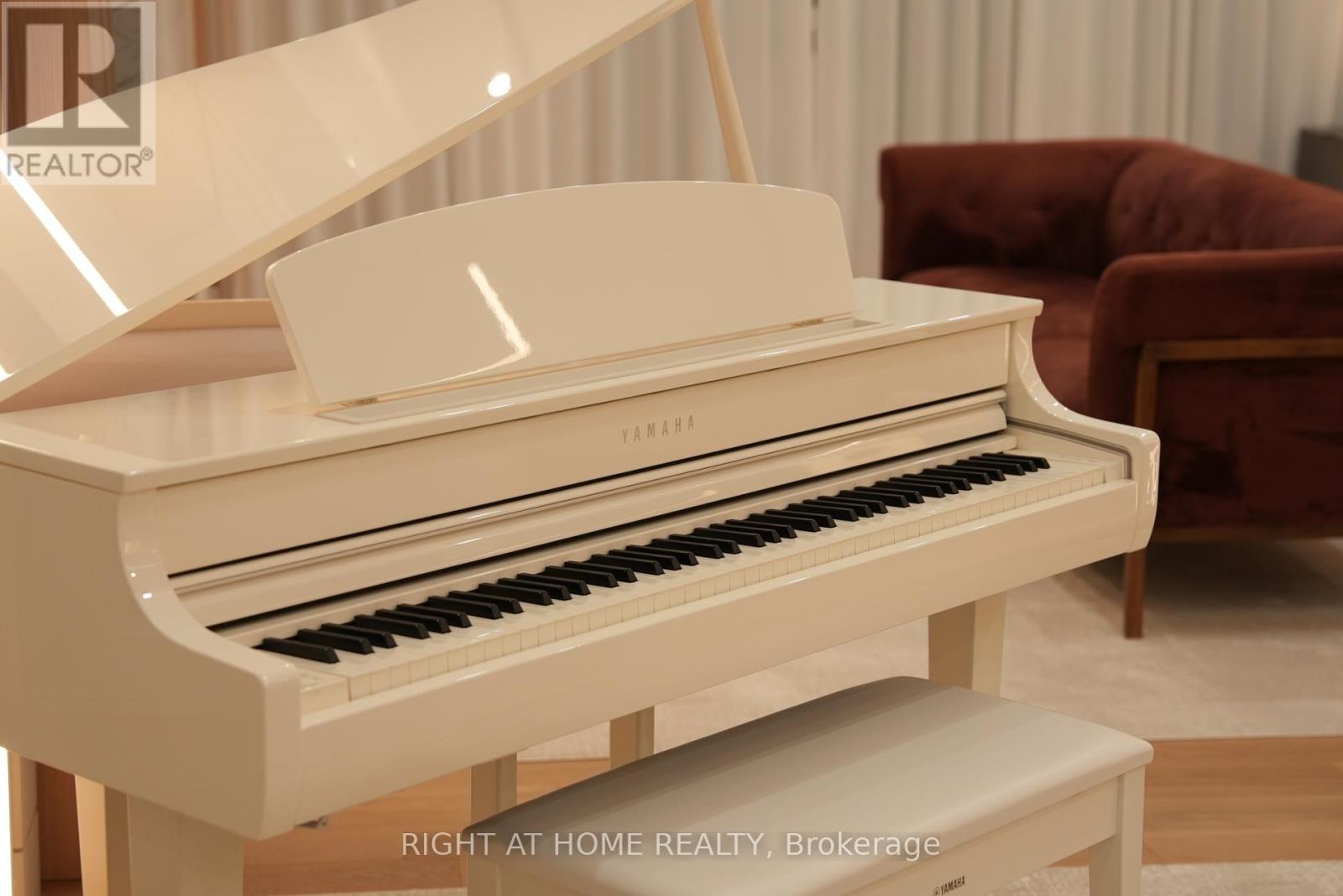 33 Thorndale Avenue, Toronto, Ontario  M8X 1W8 - Photo 17 - W12811690