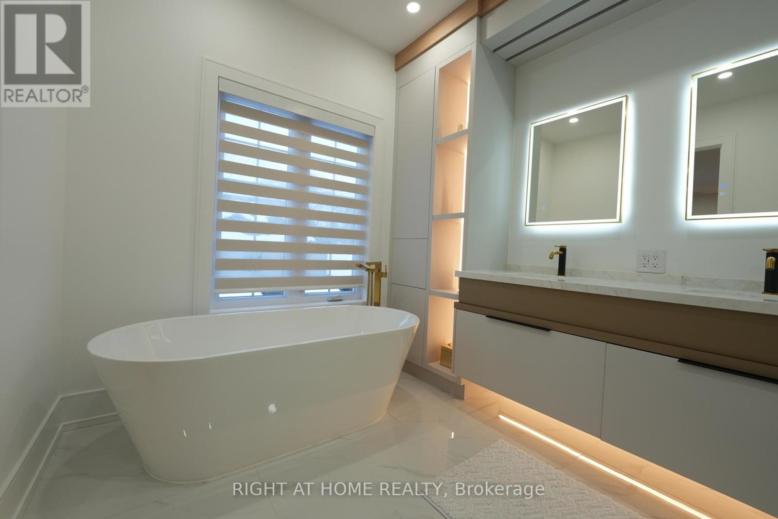 33 Thorndale Avenue, Toronto, Ontario  M8X 1W8 - Photo 21 - W12811690