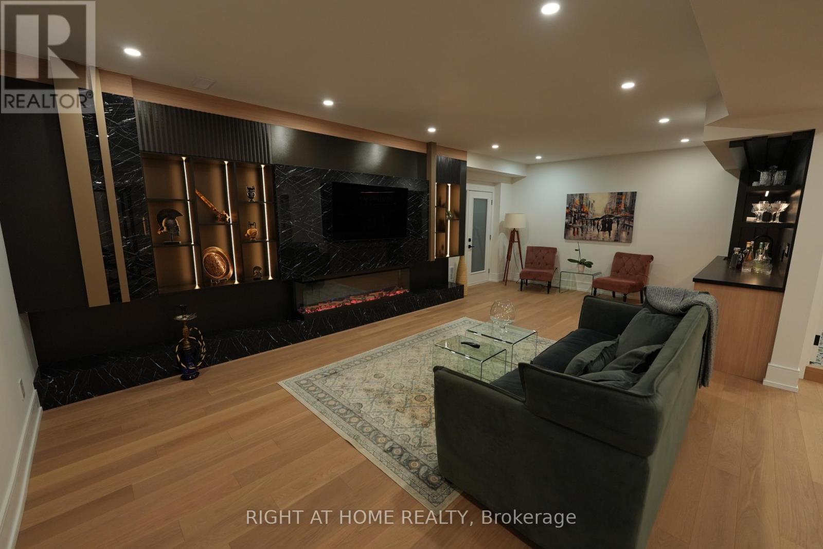 33 Thorndale Avenue, Toronto, Ontario  M8X 1W8 - Photo 43 - W12811690