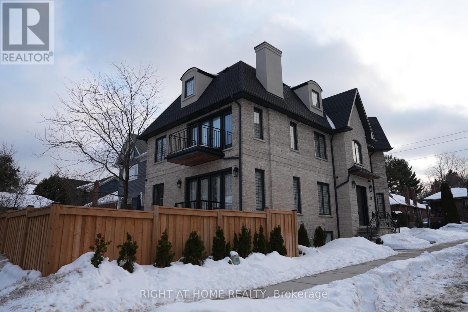 33 Thorndale Avenue, Toronto, Ontario  M8X 1W8 - Photo 46 - W12811690