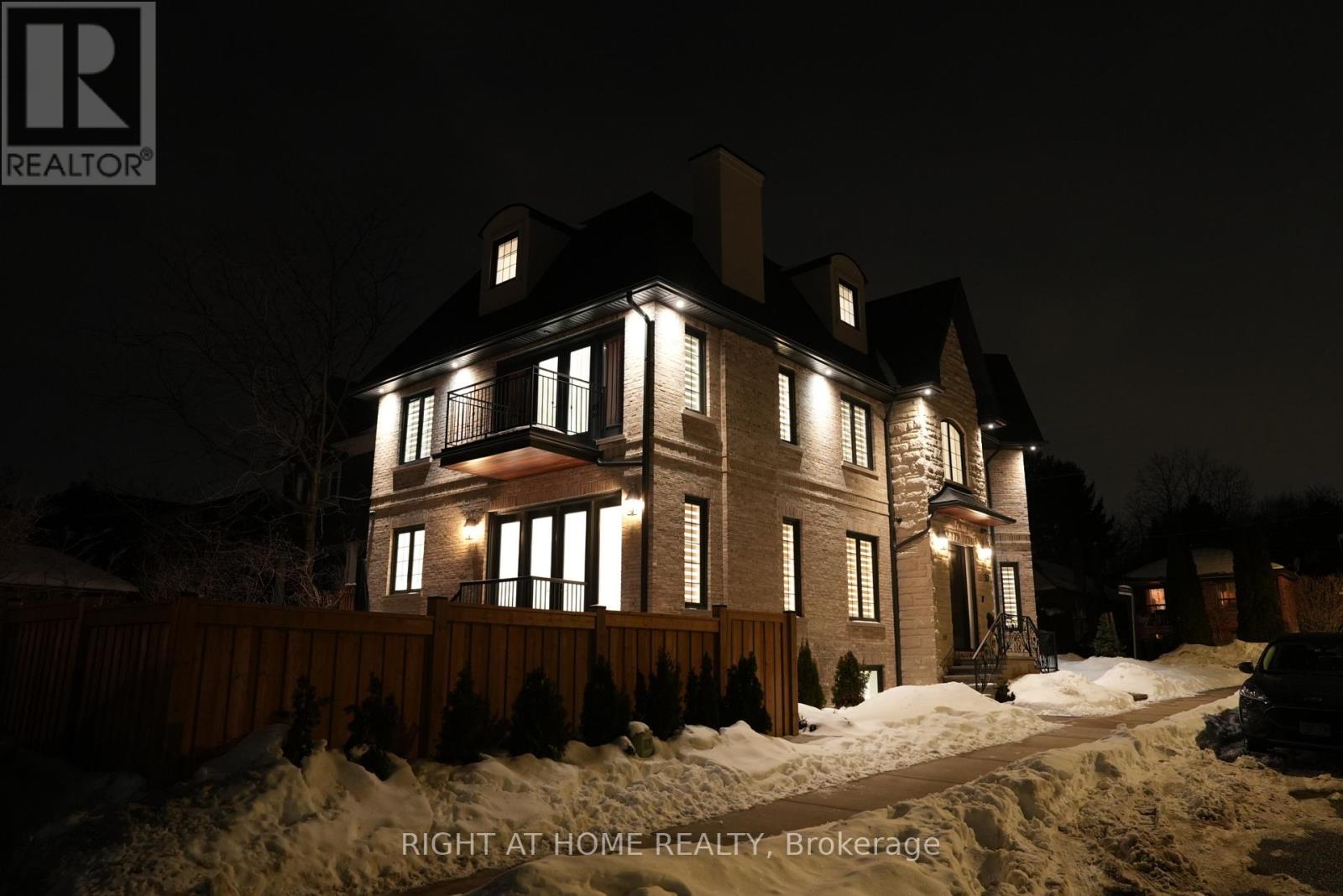 33 Thorndale Avenue, Toronto, Ontario  M8X 1W8 - Photo 47 - W12811690