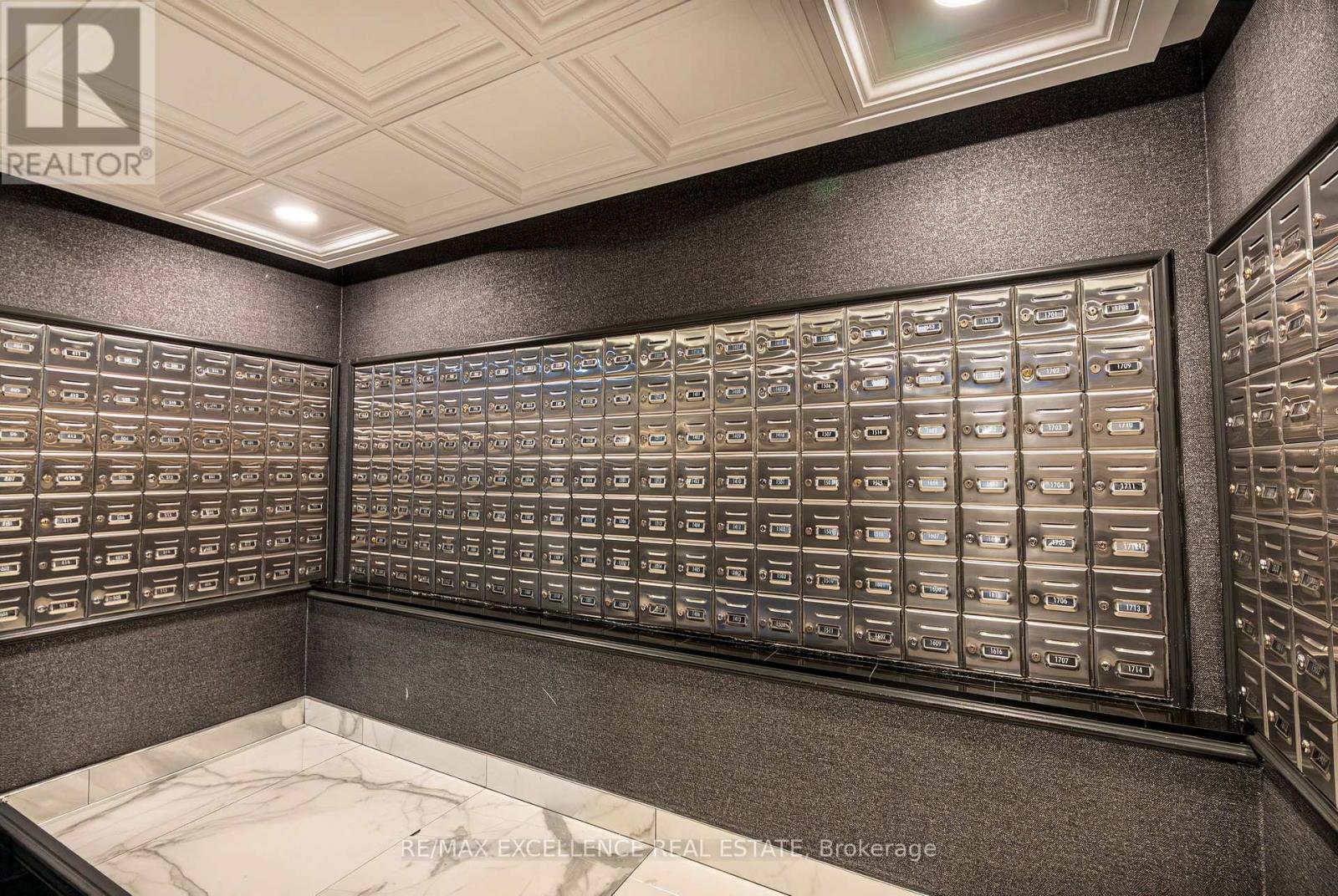 201 - 155 Hillcrest Avenue, Mississauga, Ontario  L5B 3Z2 - Photo 16 - W12811712