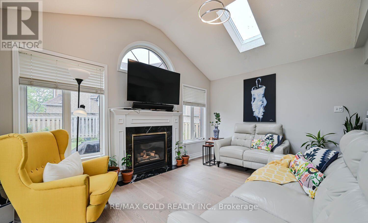 44 RIBBON DRIVE, Brampton, Ontario