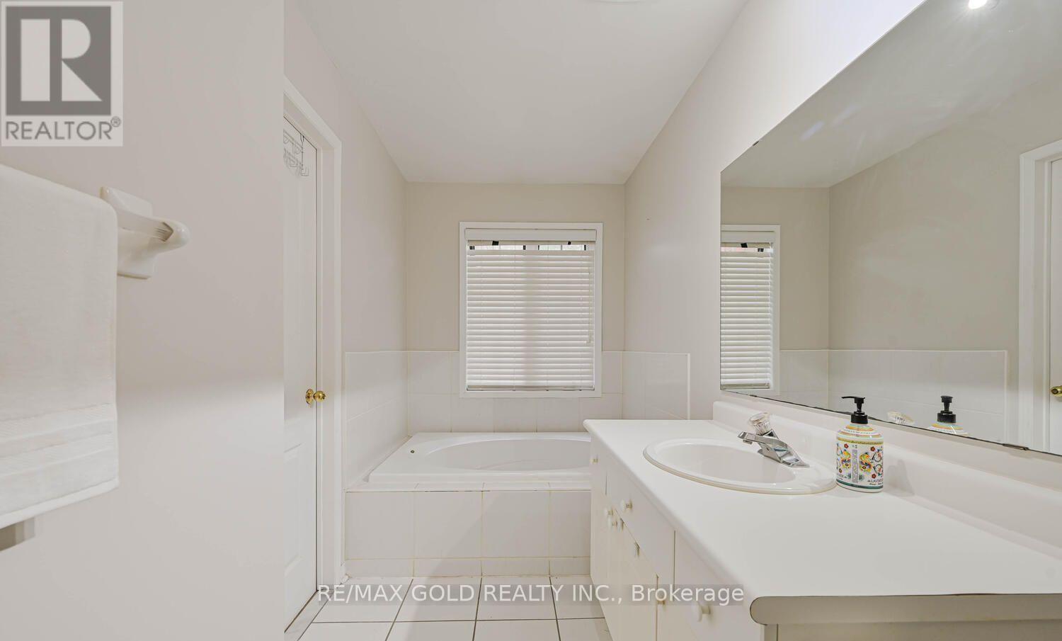 44 Ribbon Drive, Brampton, Ontario  L6R 2C5 - Photo 23 - W12811716