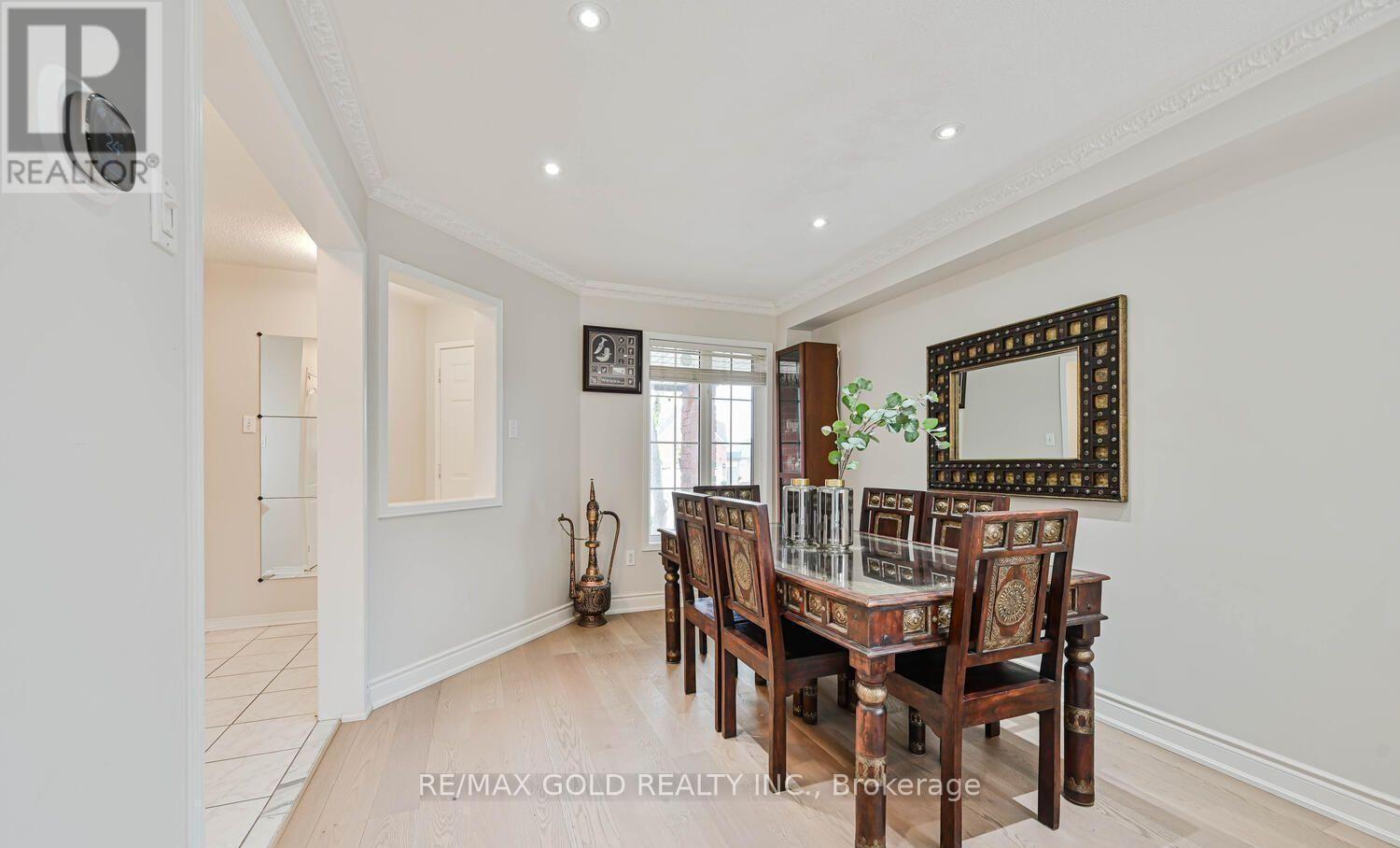 44 Ribbon Drive, Brampton, Ontario  L6R 2C5 - Photo 8 - W12811716