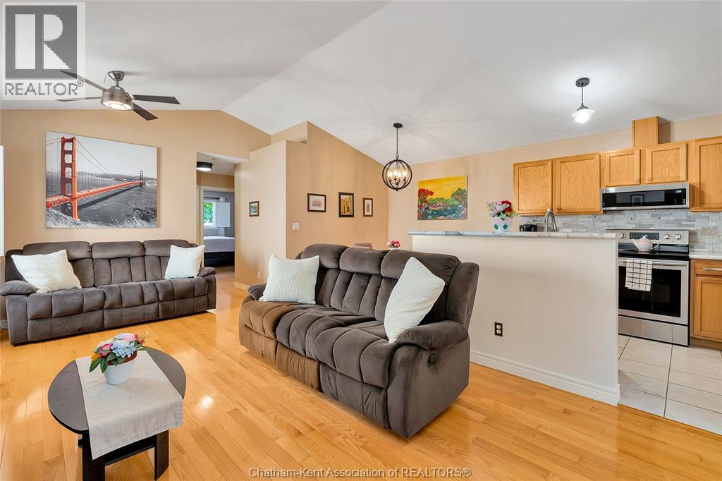 10 Villa Court, Chatham, Ontario  N7L 5P5 - Photo 2 - 26002562