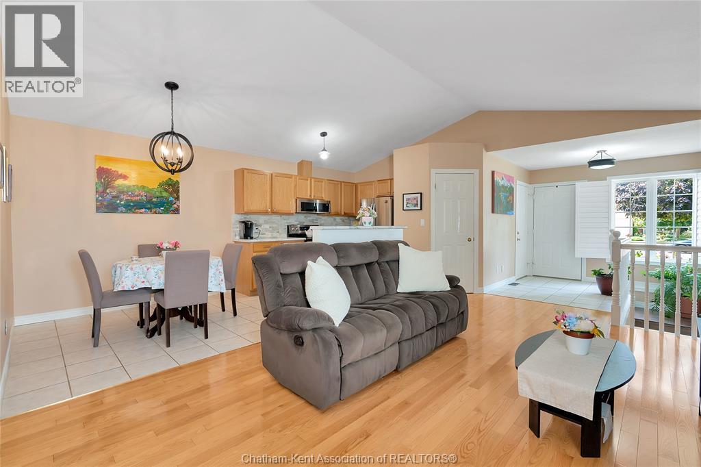 10 Villa Court, Chatham, Ontario  N7L 5P5 - Photo 3 - 26002562