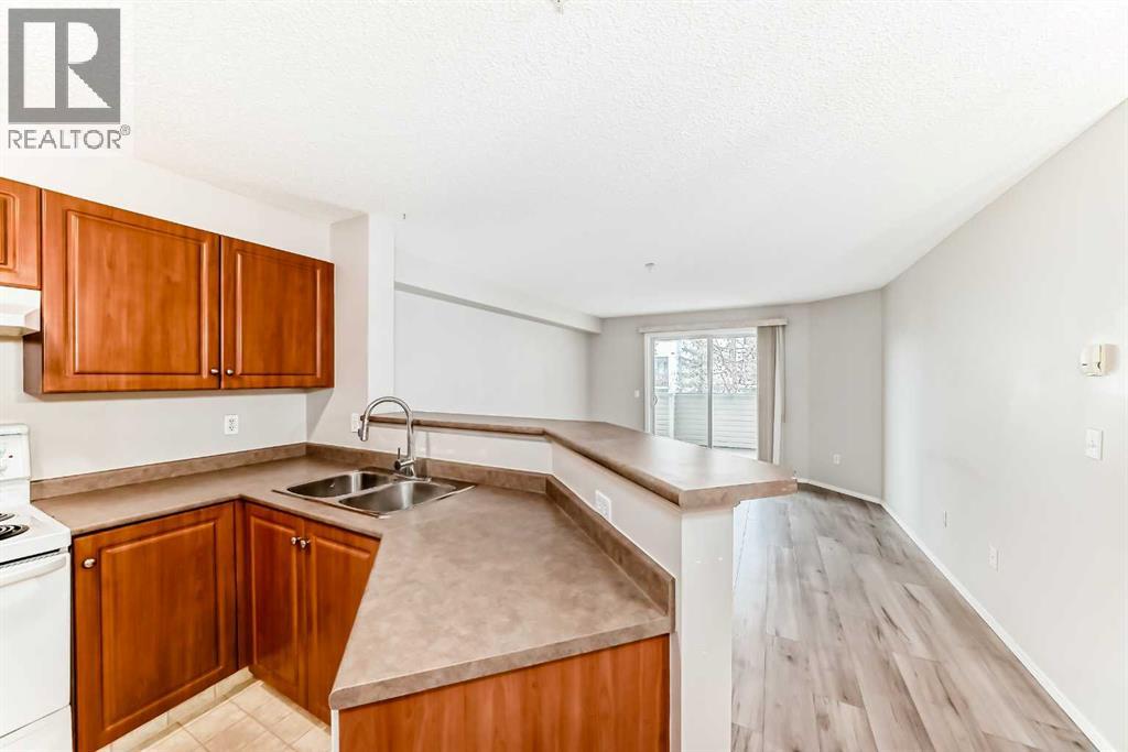 312, 17 Country Village Bay Ne, Calgary, Alberta  T3K 5Z3 - Photo 8 - A2268620