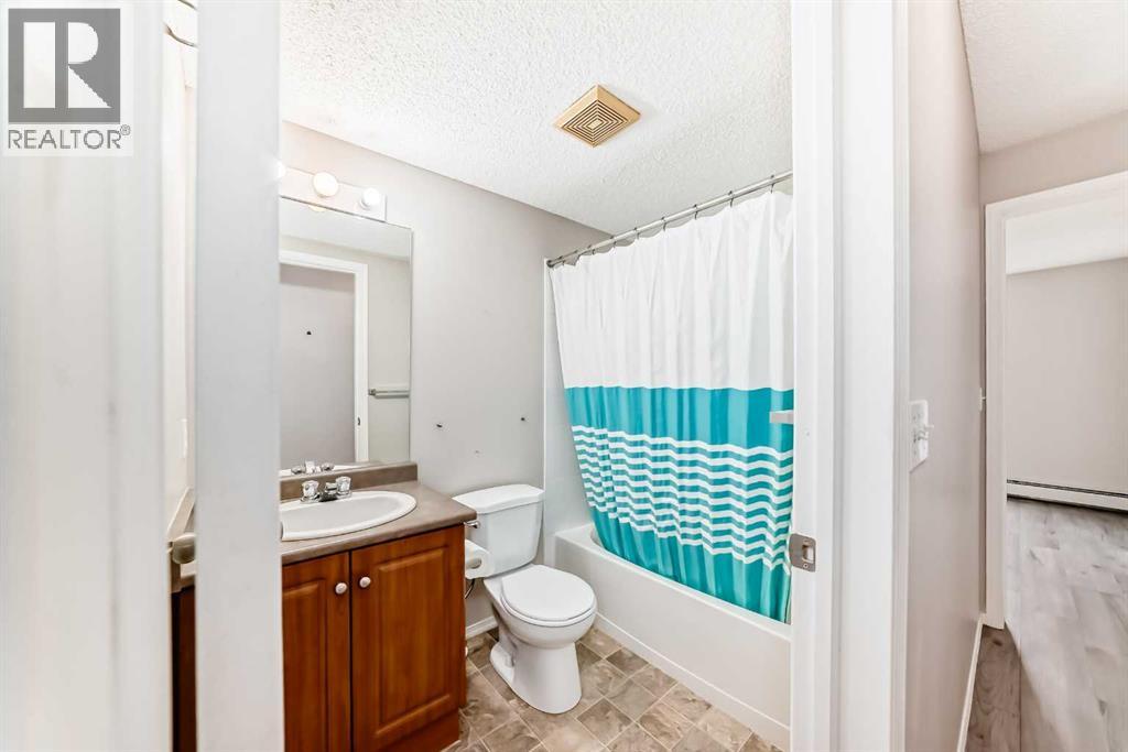 312, 17 Country Village Bay Ne, Calgary, Alberta  T3K 5Z3 - Photo 21 - A2268620