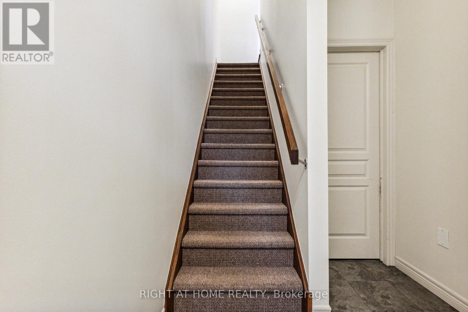 56 Robert Peel Road, Kitchener, Ontario  N2H 0B5 - Photo 10 - X12811644