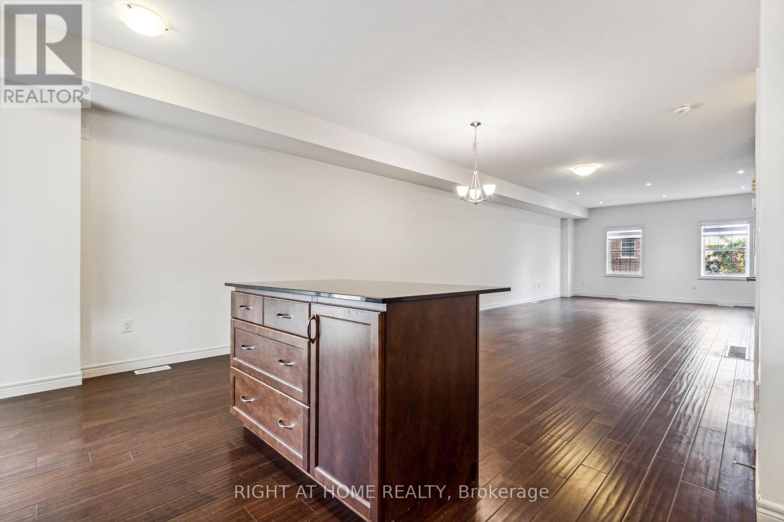 56 Robert Peel Road, Kitchener, Ontario  N2H 0B5 - Photo 13 - X12811644