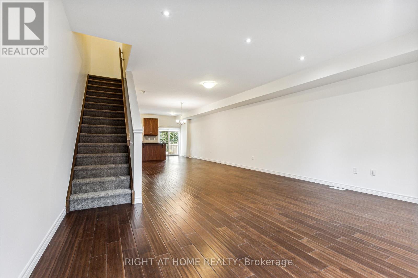 56 Robert Peel Road, Kitchener, Ontario  N2H 0B5 - Photo 14 - X12811644