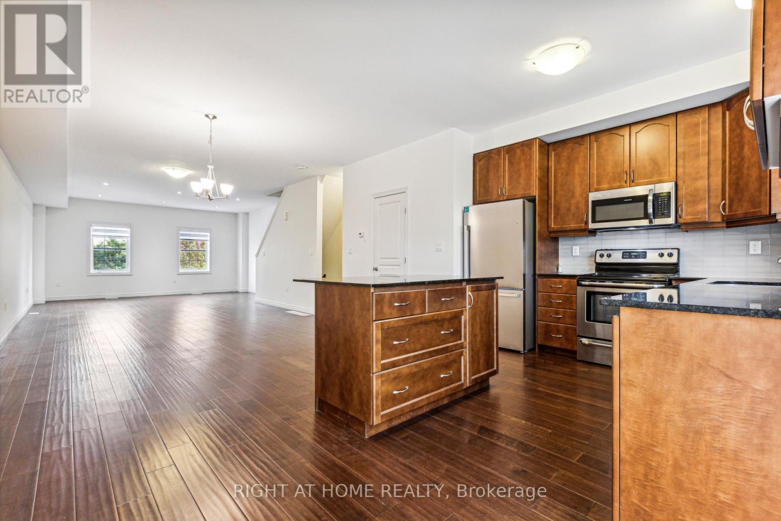 56 Robert Peel Road, Kitchener, Ontario  N2H 0B5 - Photo 18 - X12811644