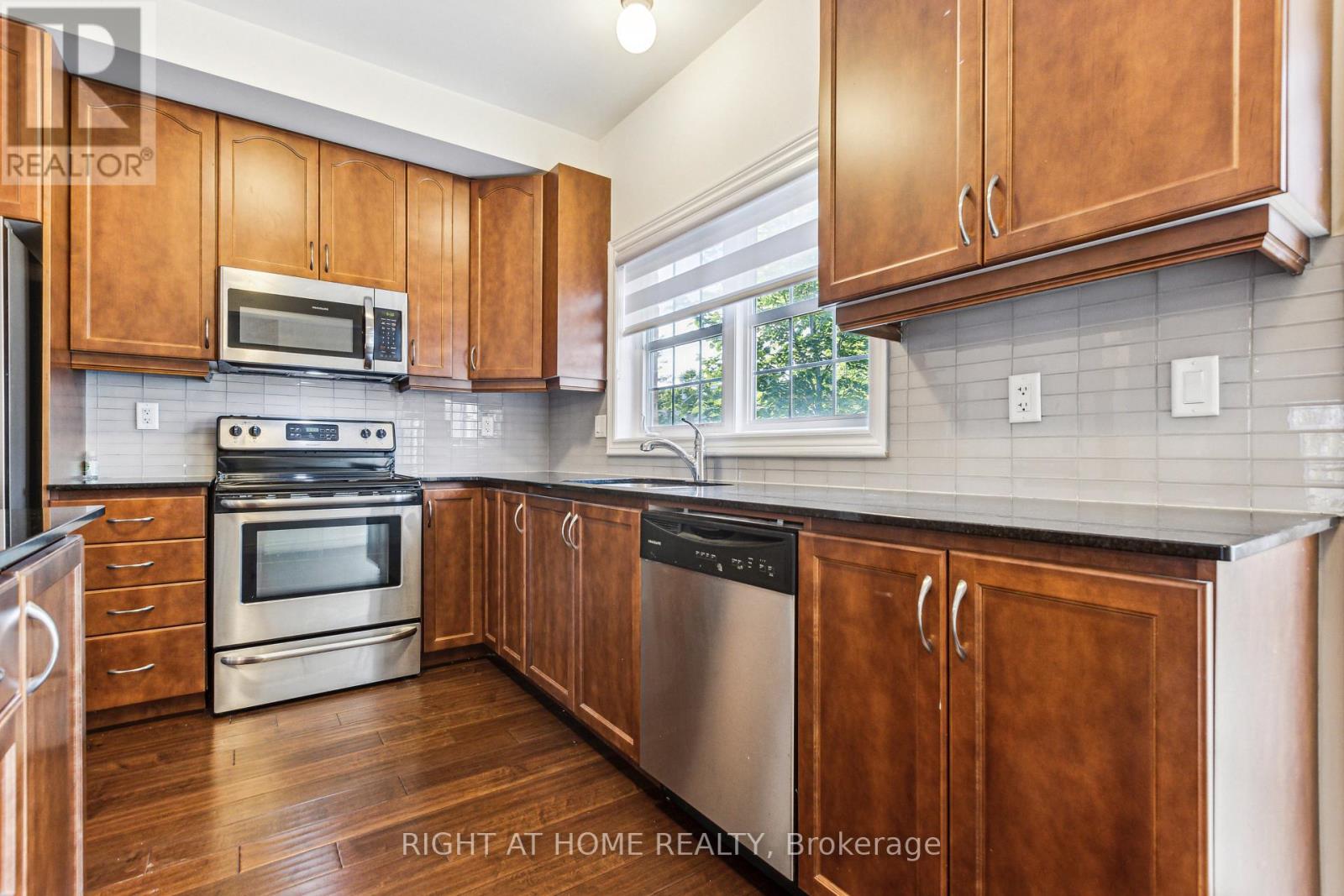 56 Robert Peel Road, Kitchener, Ontario  N2H 0B5 - Photo 21 - X12811644