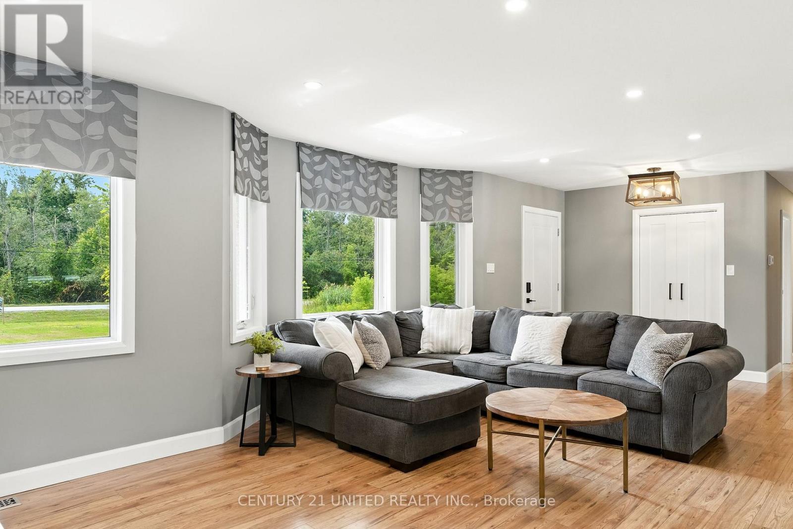 2038 Hilliard Street, Selwyn, Ontario  K9J 6X2 - Photo 12 - X12369165