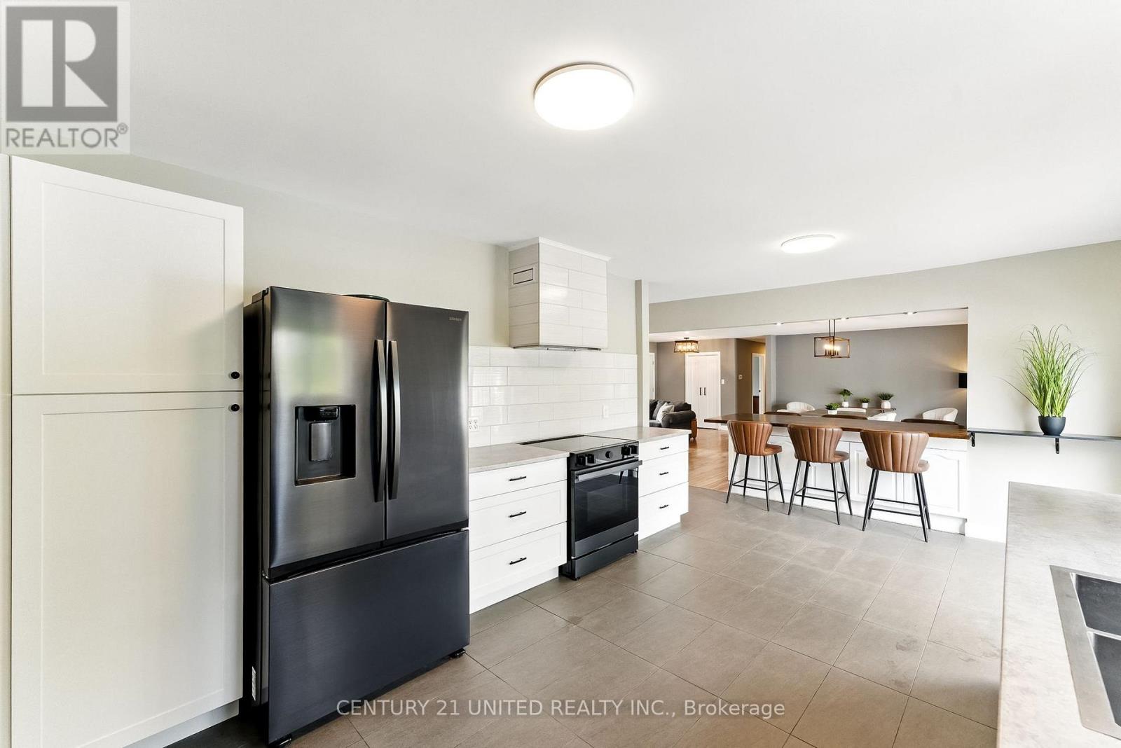 2038 Hilliard Street, Selwyn, Ontario  K9J 6X2 - Photo 18 - X12369165