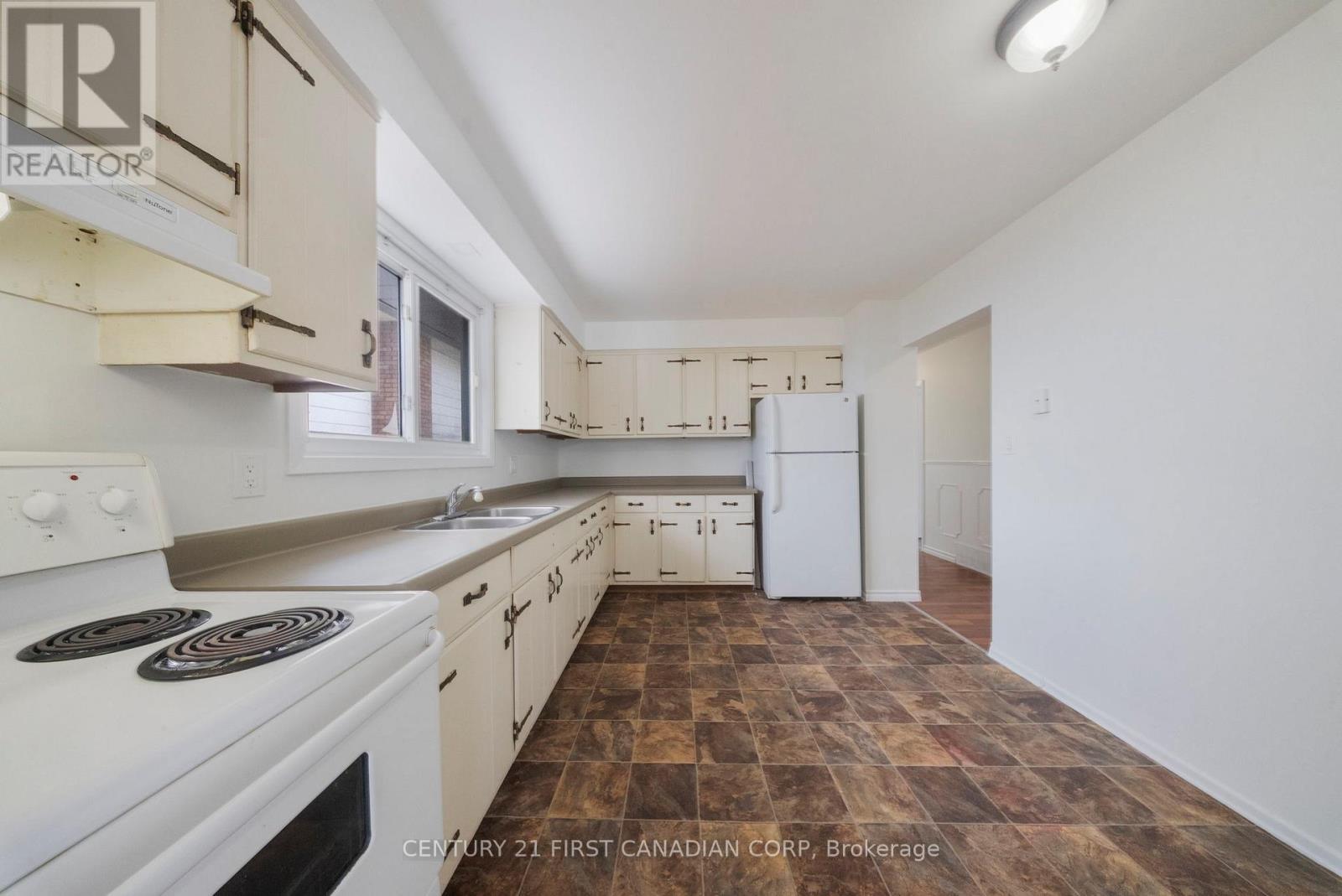 6 Spartan Drive, Brantford, Ontario  N3R 6C7 - Photo 10 - X12697724