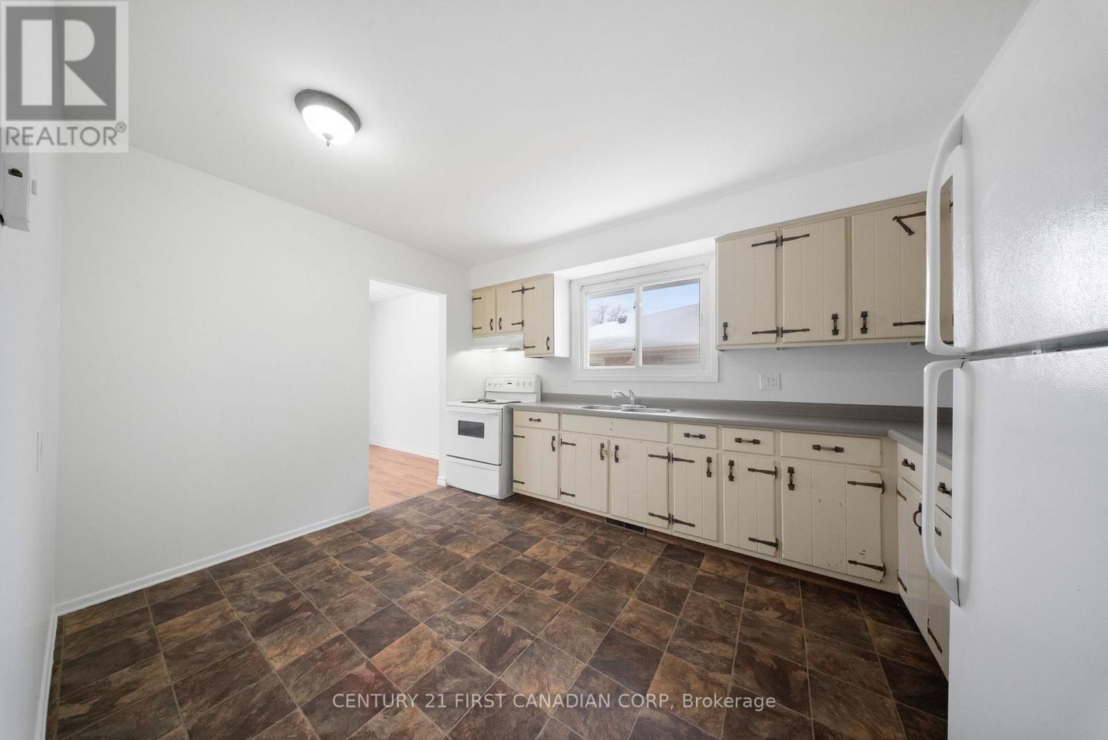 6 Spartan Drive, Brantford, Ontario  N3R 6C7 - Photo 12 - X12697724