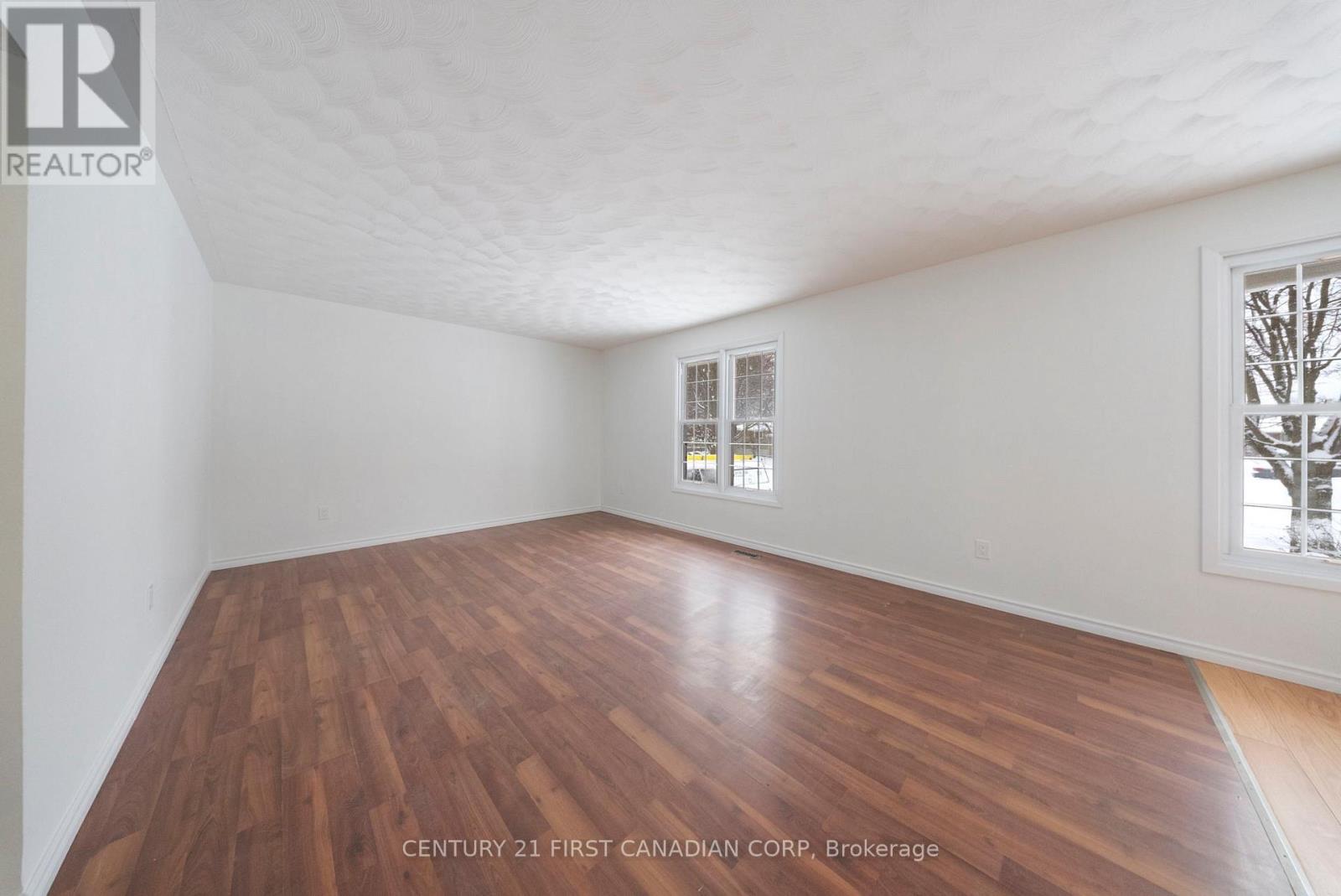 6 Spartan Drive, Brantford, Ontario  N3R 6C7 - Photo 8 - X12697724