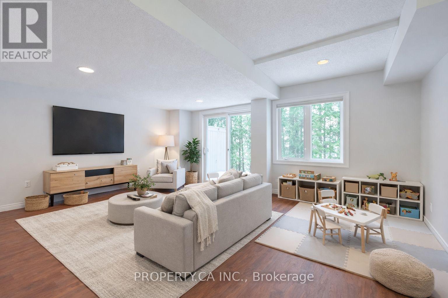 46 - 1051 On Bogart Circle, Newmarket, Ontario  L3Y 8T4 - Photo 5 - N12811696