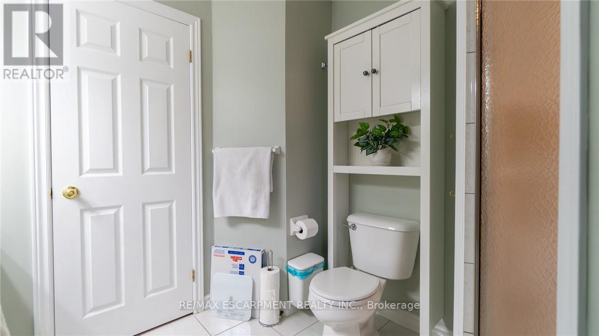 2062 Westmount Drive, Oakville, Ontario  L6M 3P2 - Photo 21 - W12810092