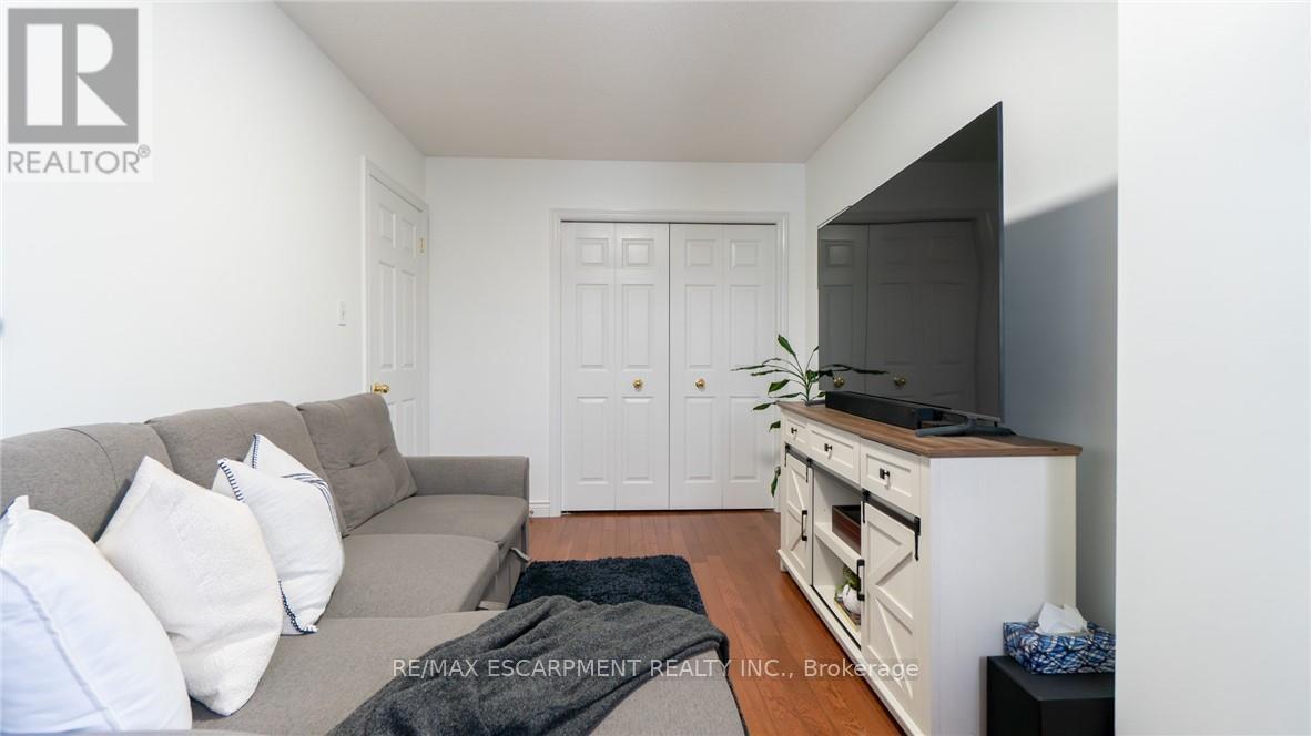 2062 Westmount Drive, Oakville, Ontario  L6M 3P2 - Photo 24 - W12810092