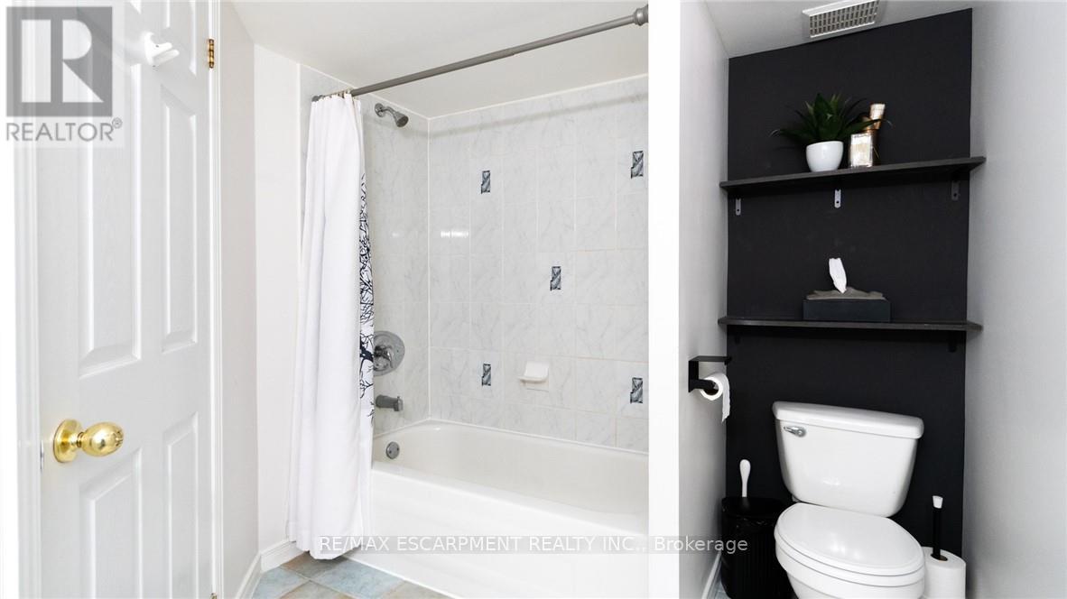 2062 Westmount Drive, Oakville, Ontario  L6M 3P2 - Photo 33 - W12810092