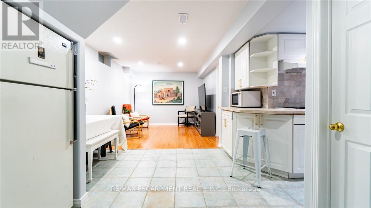 2062 Westmount Drive, Oakville, Ontario  L6M 3P2 - Photo 40 - W12810092