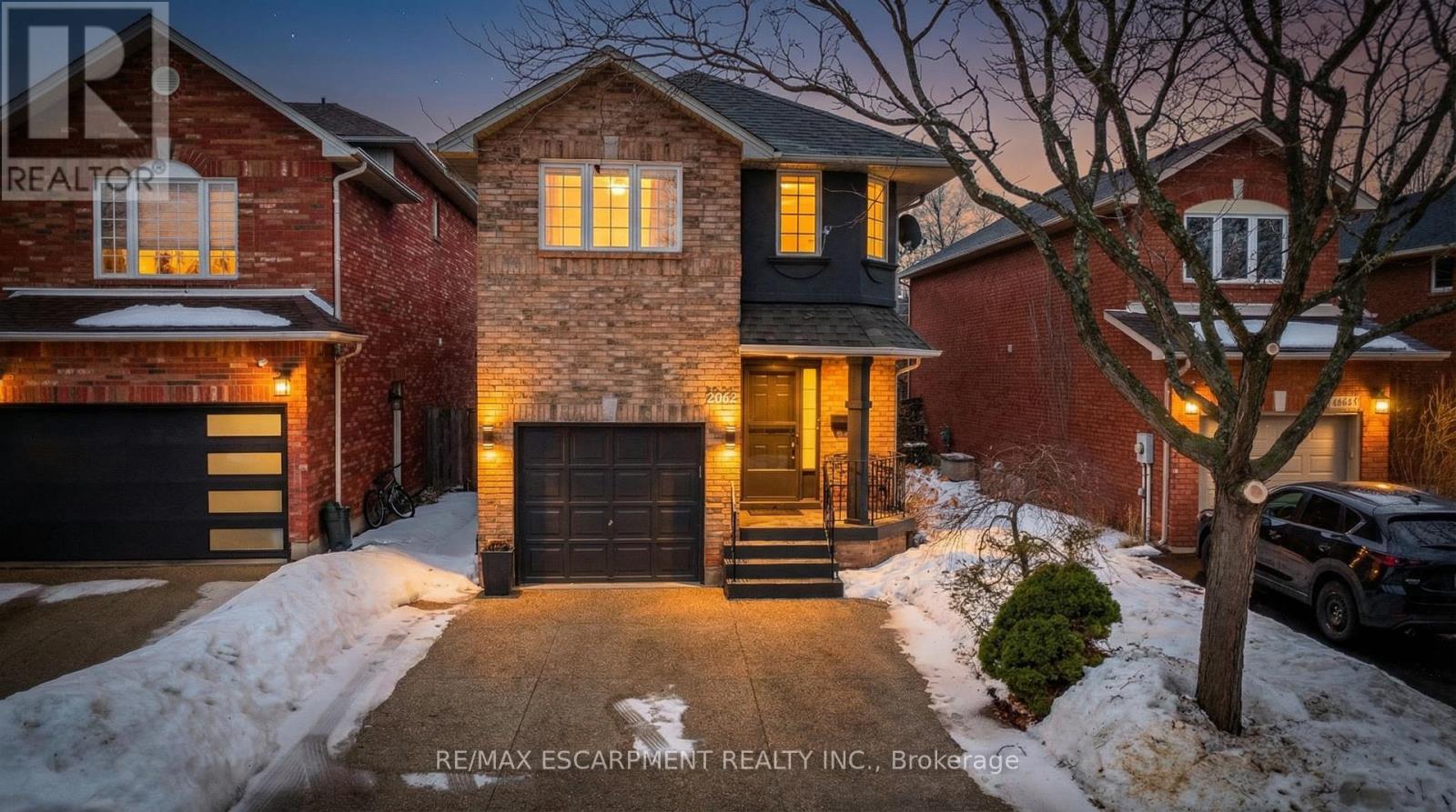 2062 WESTMOUNT DRIVE, Oakville, Ontario