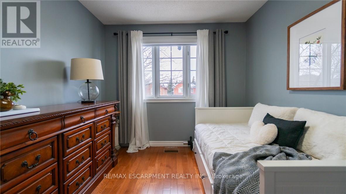 2062 Westmount Drive, Oakville, Ontario  L6M 3P2 - Photo 27 - W12810092