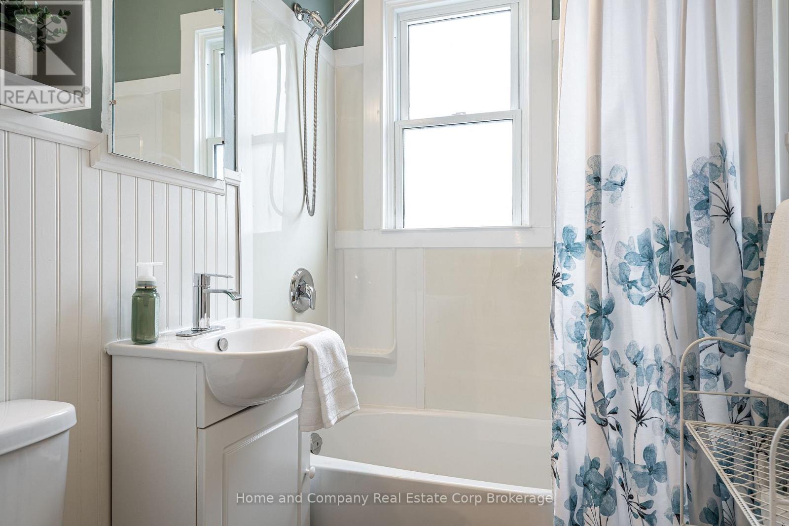 12 Somerset Street Street, Stratford, Ontario  N5A 6K1 - Photo 10 - X12811838