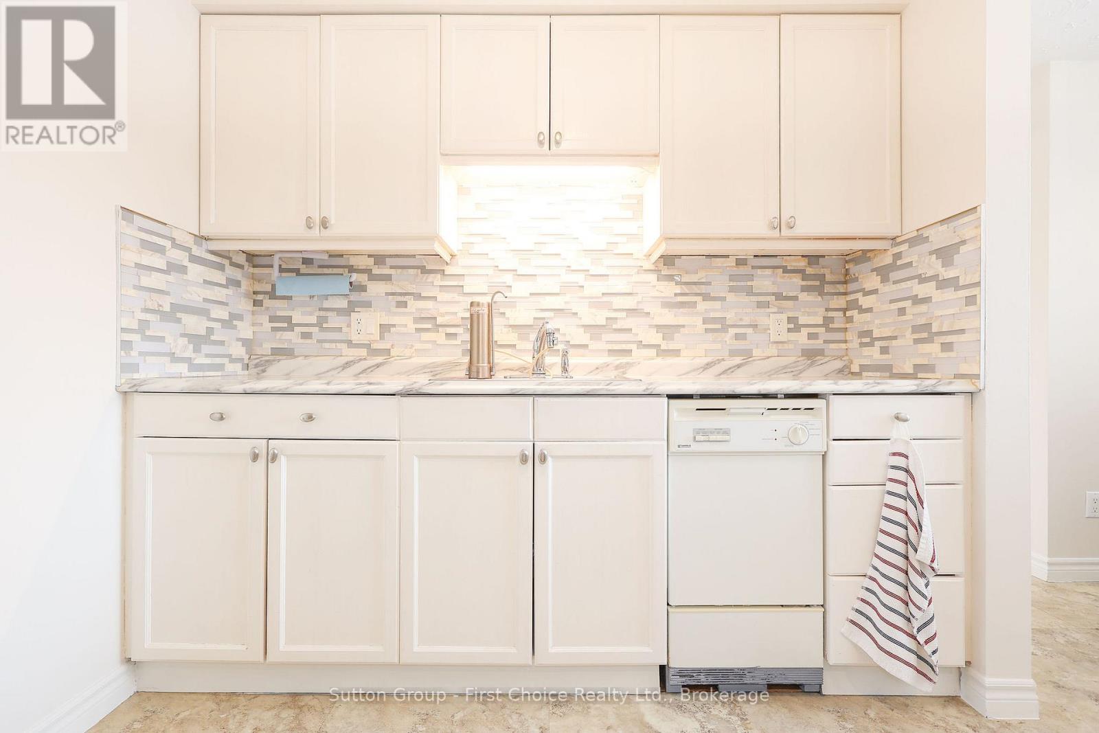 11 - 88 Avonwood Drive, Stratford, Ontario  N4Z 1B3 - Photo 11 - X12811948