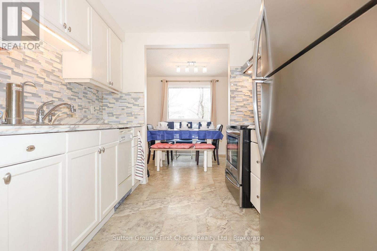 11 - 88 Avonwood Drive, Stratford, Ontario  N4Z 1B3 - Photo 9 - X12811948