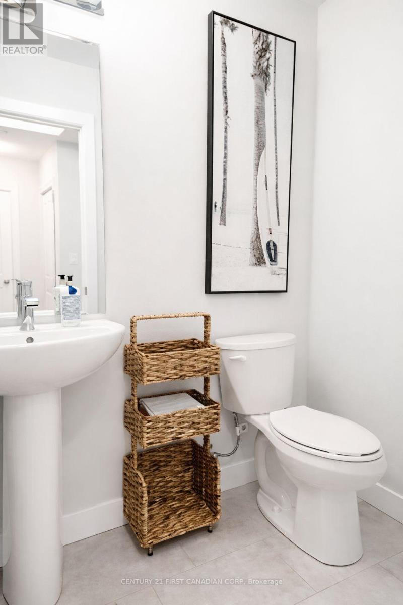 403 - 100 The Promenade, Central Elgin, Ontario N5L 0B7 - Photo 7 - X12811724