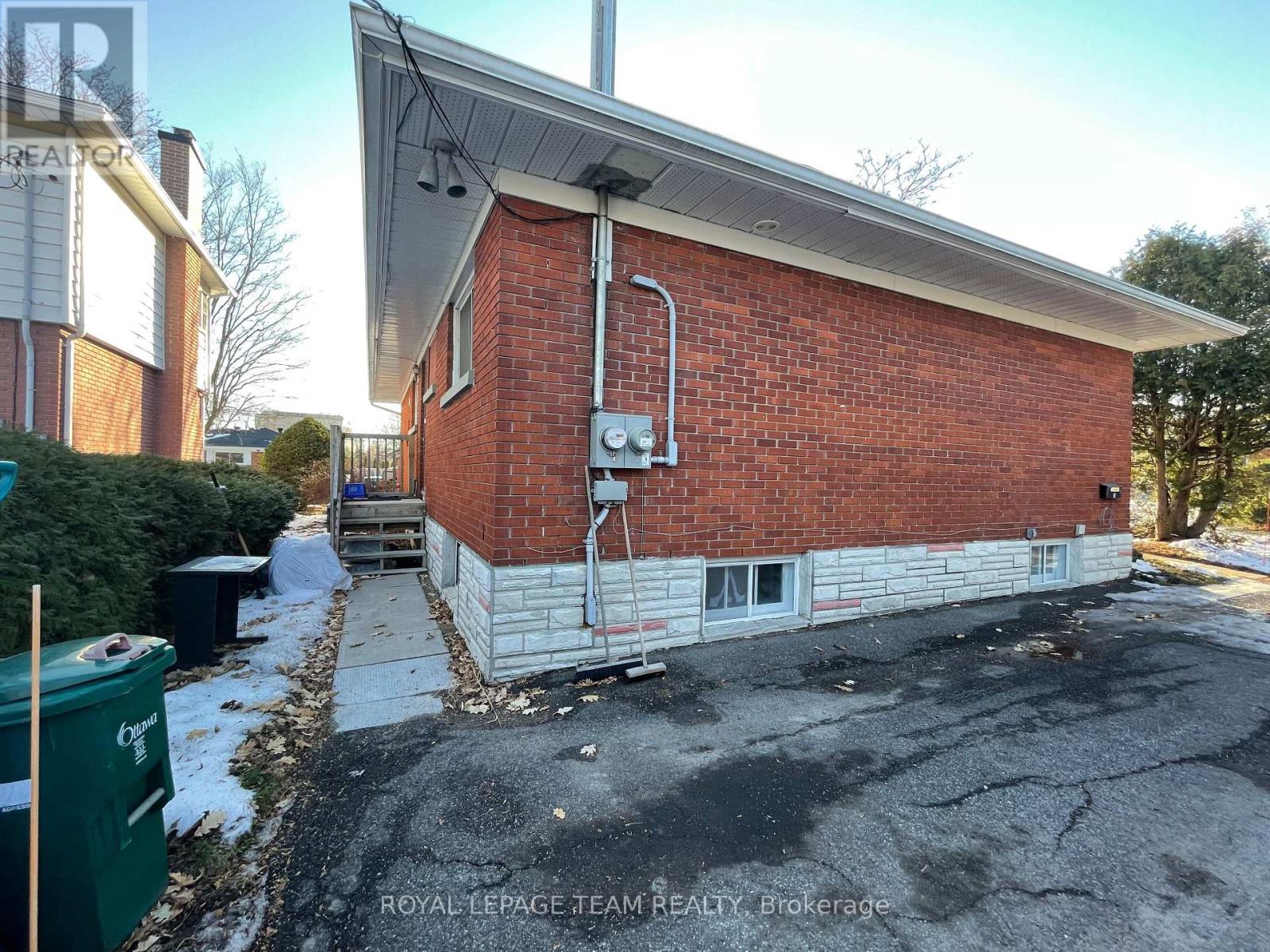 2 - 1627 Chaucer Avenue, Ottawa, Ontario  K1G 0R7 - Photo 13 - X12811940