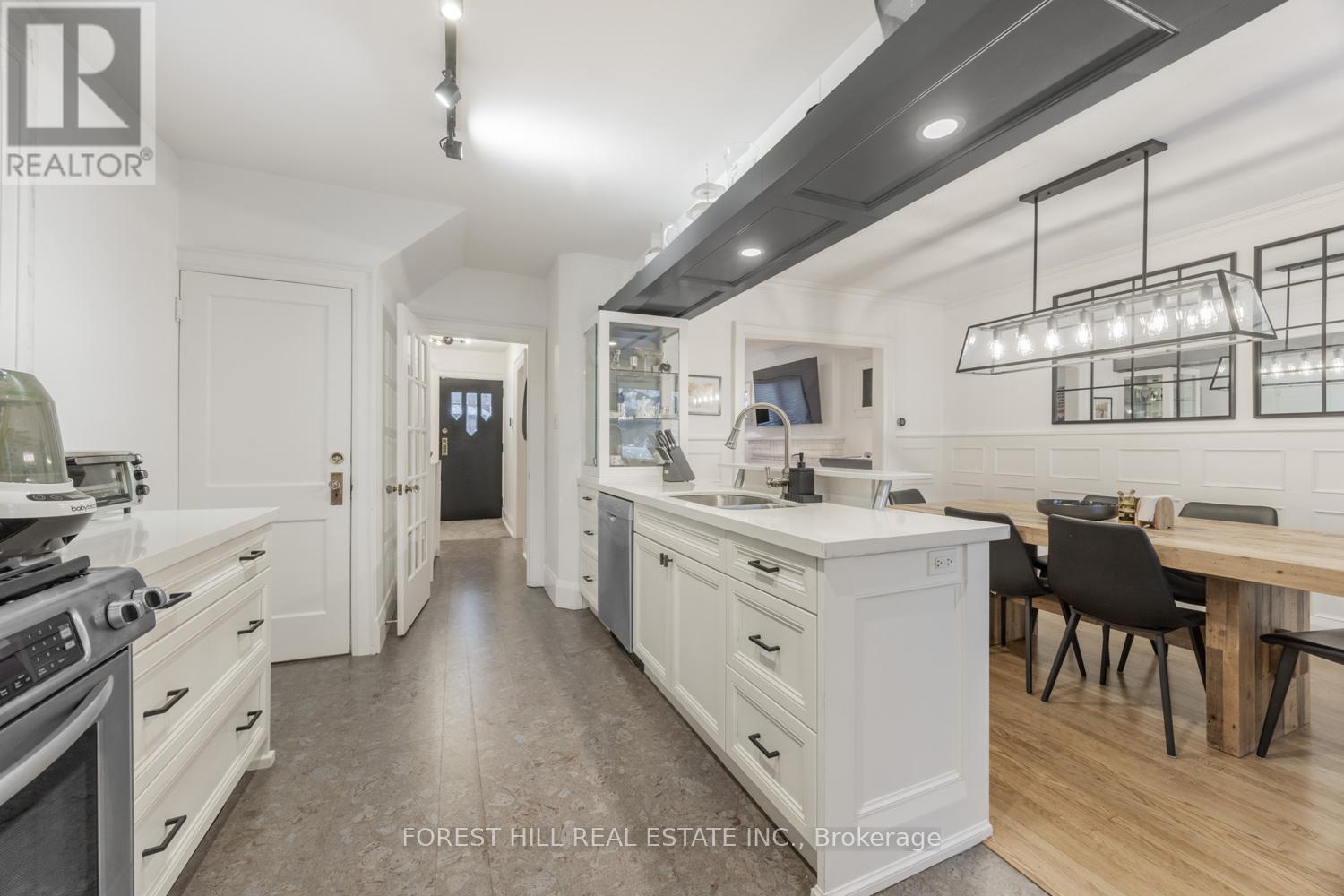 336 Arlington Avenue, Toronto, Ontario  M6C 2Z9 - Photo 3 - C12728756