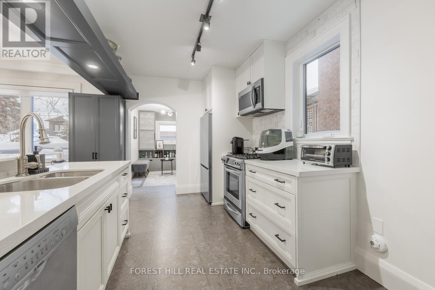 336 Arlington Avenue, Toronto, Ontario  M6C 2Z9 - Photo 6 - C12728756