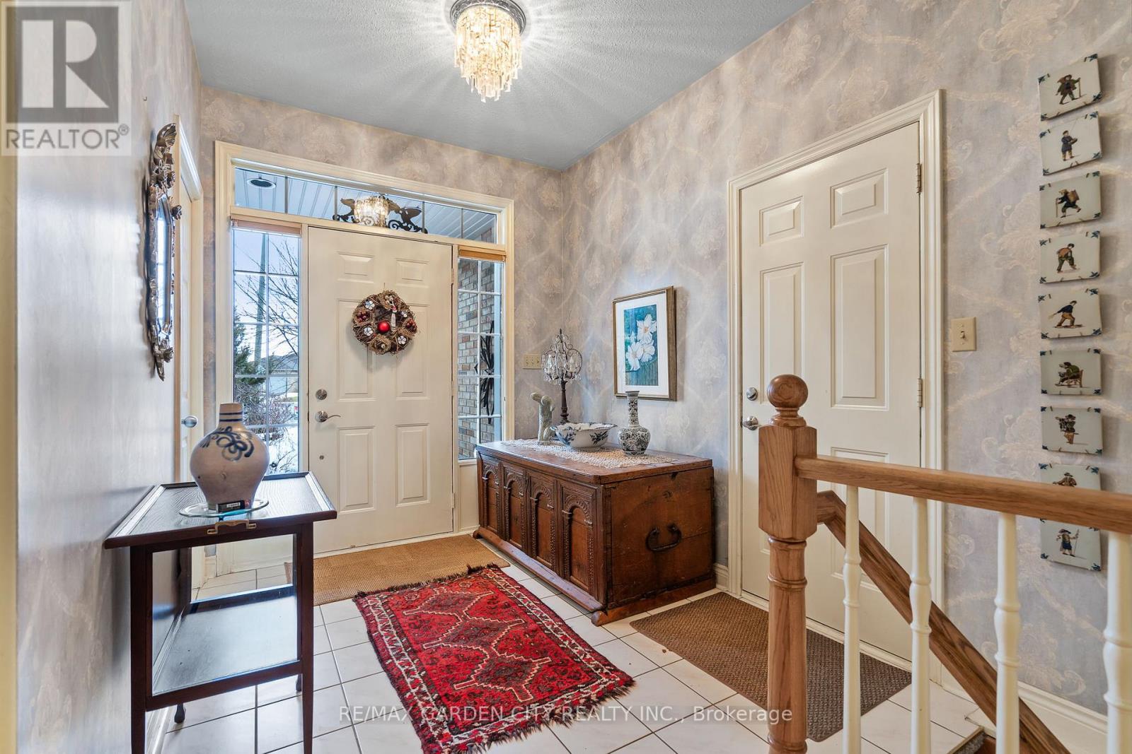 5114 Meadowood Lane, Lincoln (Beamsville), Ontario  L3J 0J7 - Photo 4 - X12811756