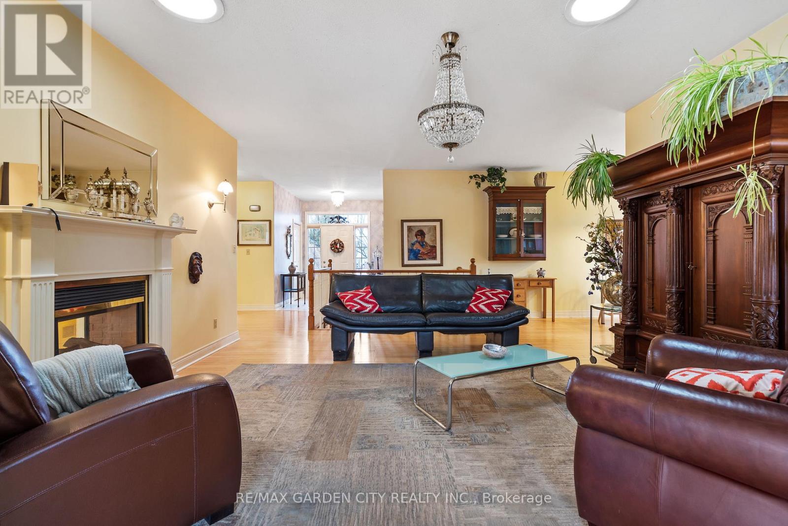 5114 Meadowood Lane, Lincoln (Beamsville), Ontario  L3J 0J7 - Photo 9 - X12811756