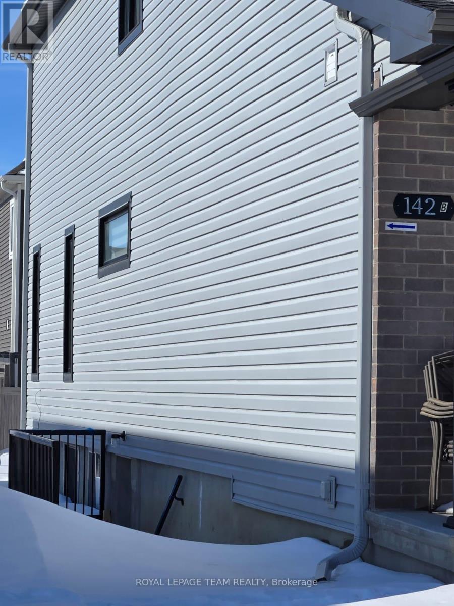 B - 142 Lumen Place, Ottawa, Ontario  K1W 0S9 - Photo 2 - X12811162