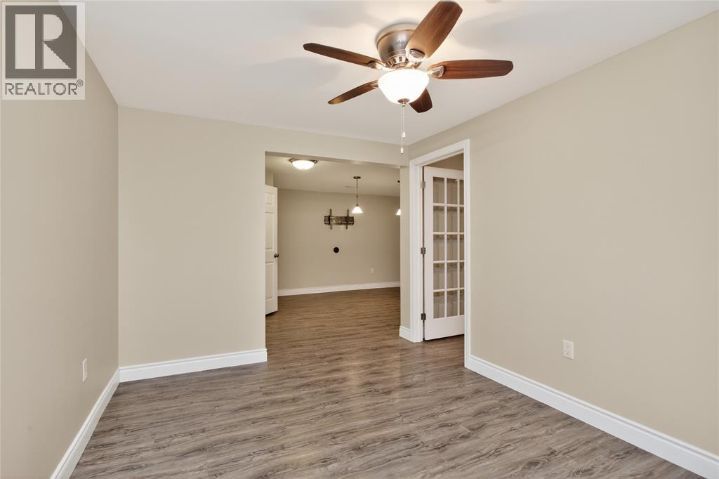 2016 Thelma Avenue, Sarnia, Ontario  N0N 1C0 - Photo 34 - 26003701