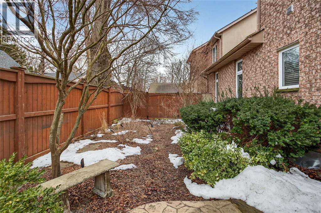 2016 Thelma Avenue, Sarnia, Ontario  N0N 1C0 - Photo 41 - 26003701