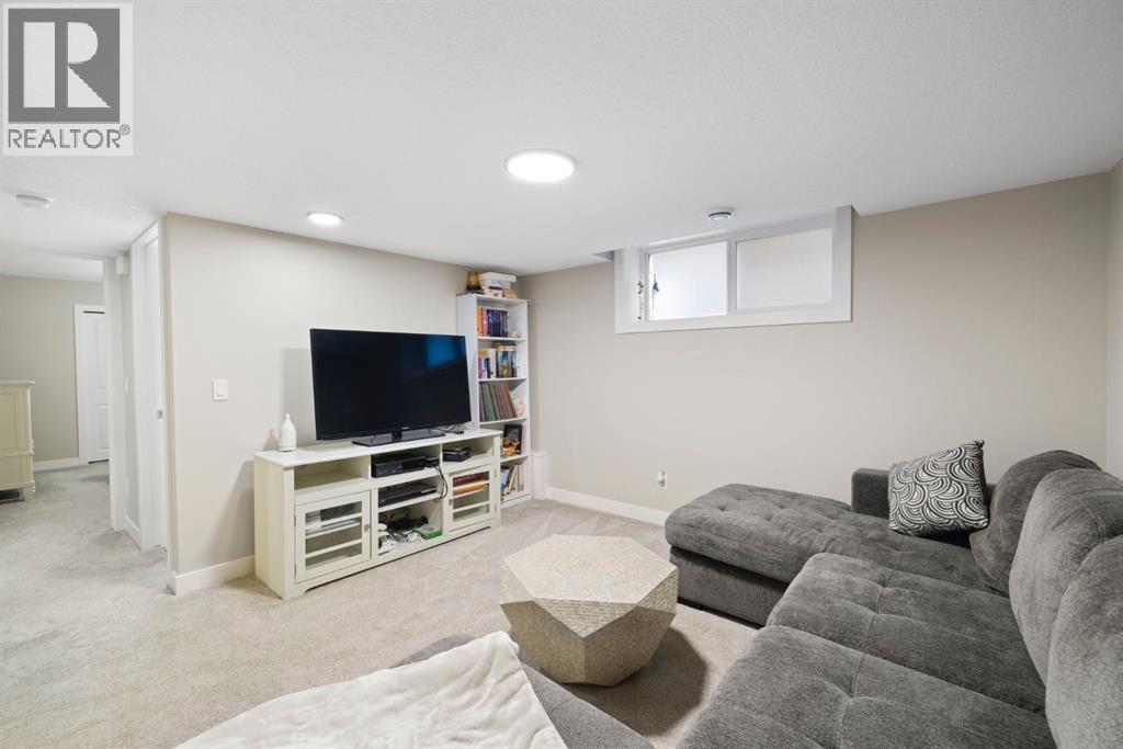 8 Emberside Glen, Cochrane, Alberta  T4C 2L6 - Photo 36 - A2282601