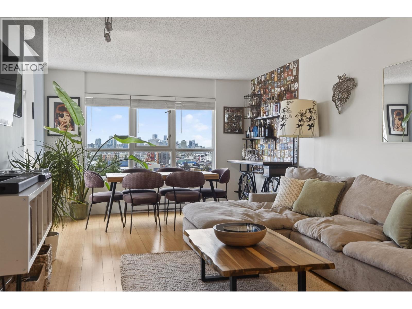 803 1833 Frances Street, Vancouver, British Columbia  V5L 1Z8 - Photo 2 - R3086643