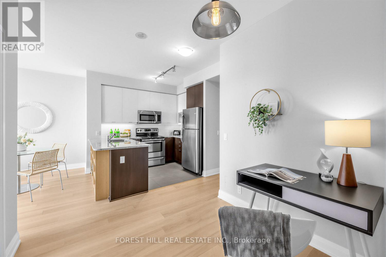 701 - 530 ST. CLAIR AVENUE W Toronto (Humewood-Cedarvale), ON M6C 0A2