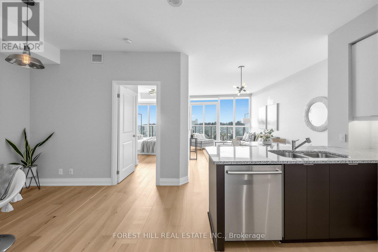 701 - 530 ST. CLAIR AVENUE W Toronto (Humewood-Cedarvale), ON M6C 0A2