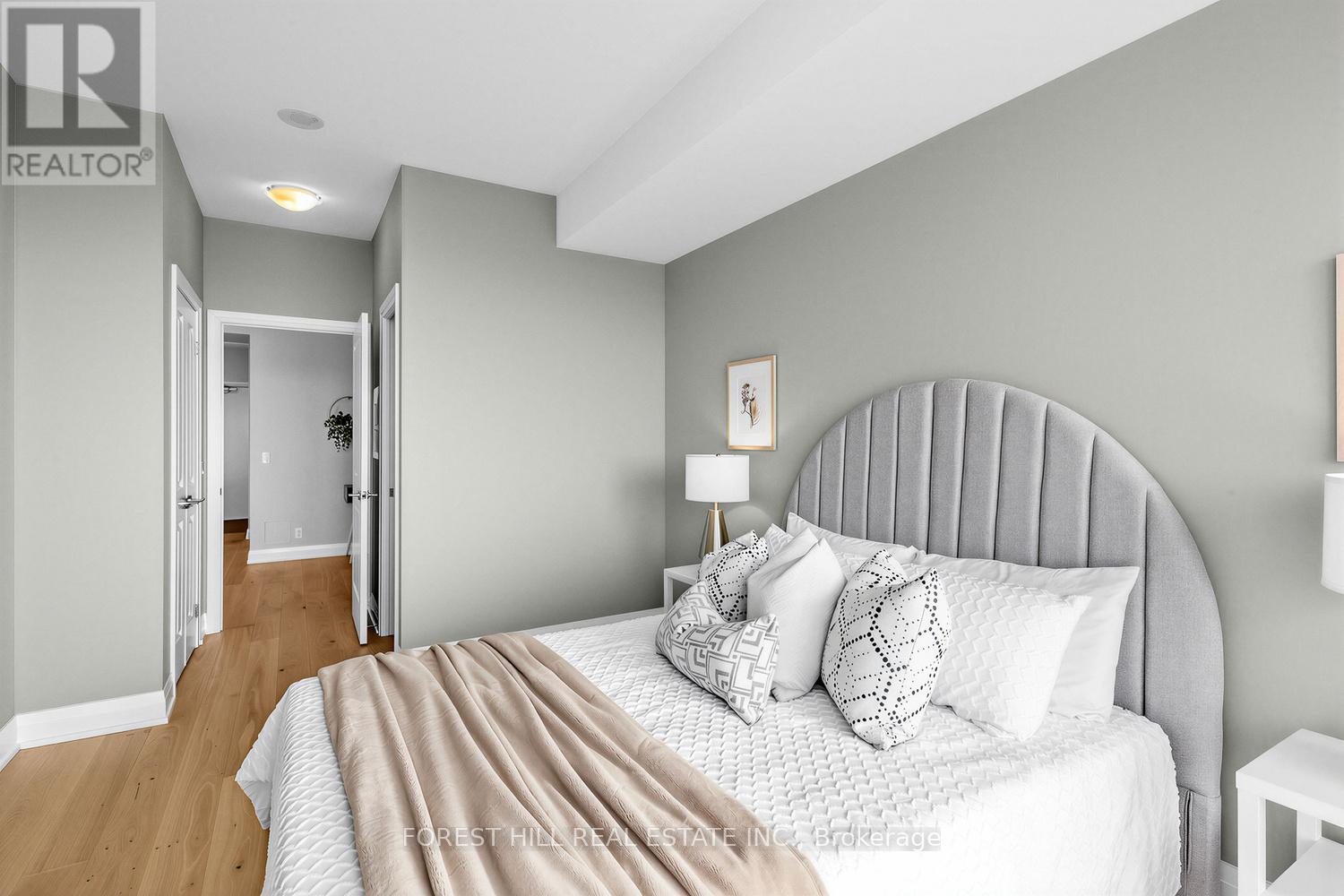 701 - 530 ST. CLAIR AVENUE W Toronto (Humewood-Cedarvale), ON M6C 0A2