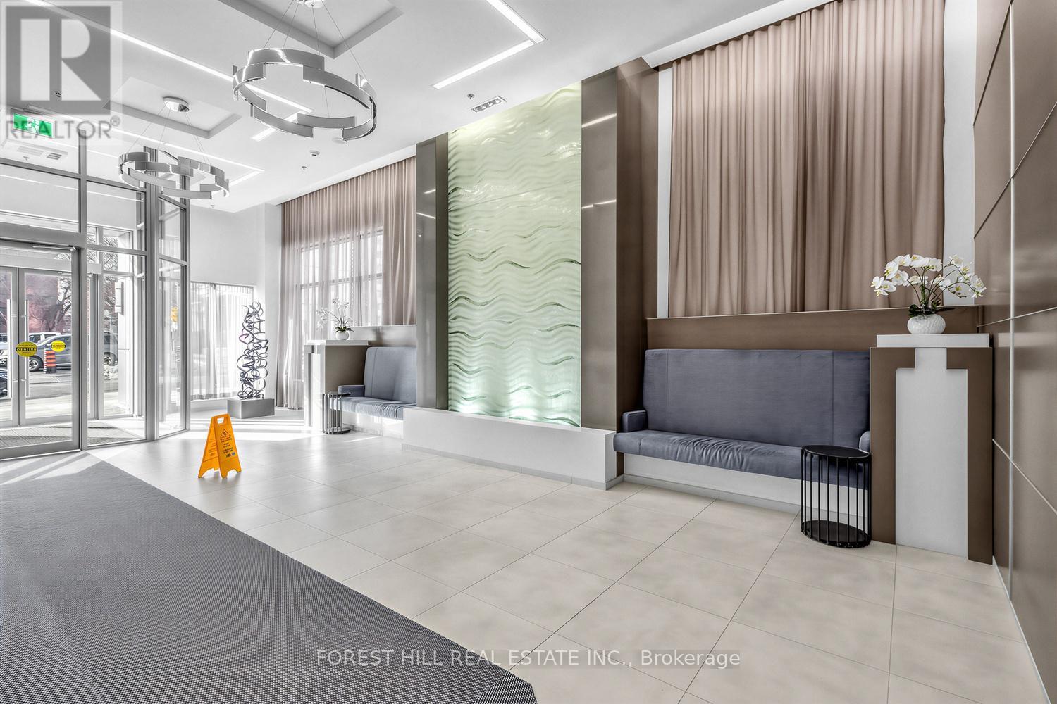 701 - 530 ST. CLAIR AVENUE W Toronto (Humewood-Cedarvale), ON M6C 0A2