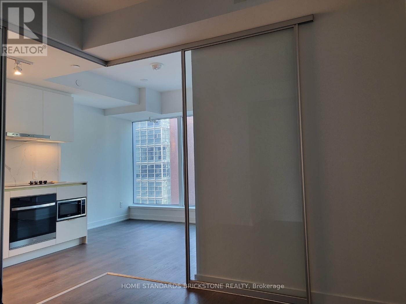 1506 - 8 Wellesley Street W, Toronto, Ontario  M4Y 0J5 - Photo 12 - C12811762